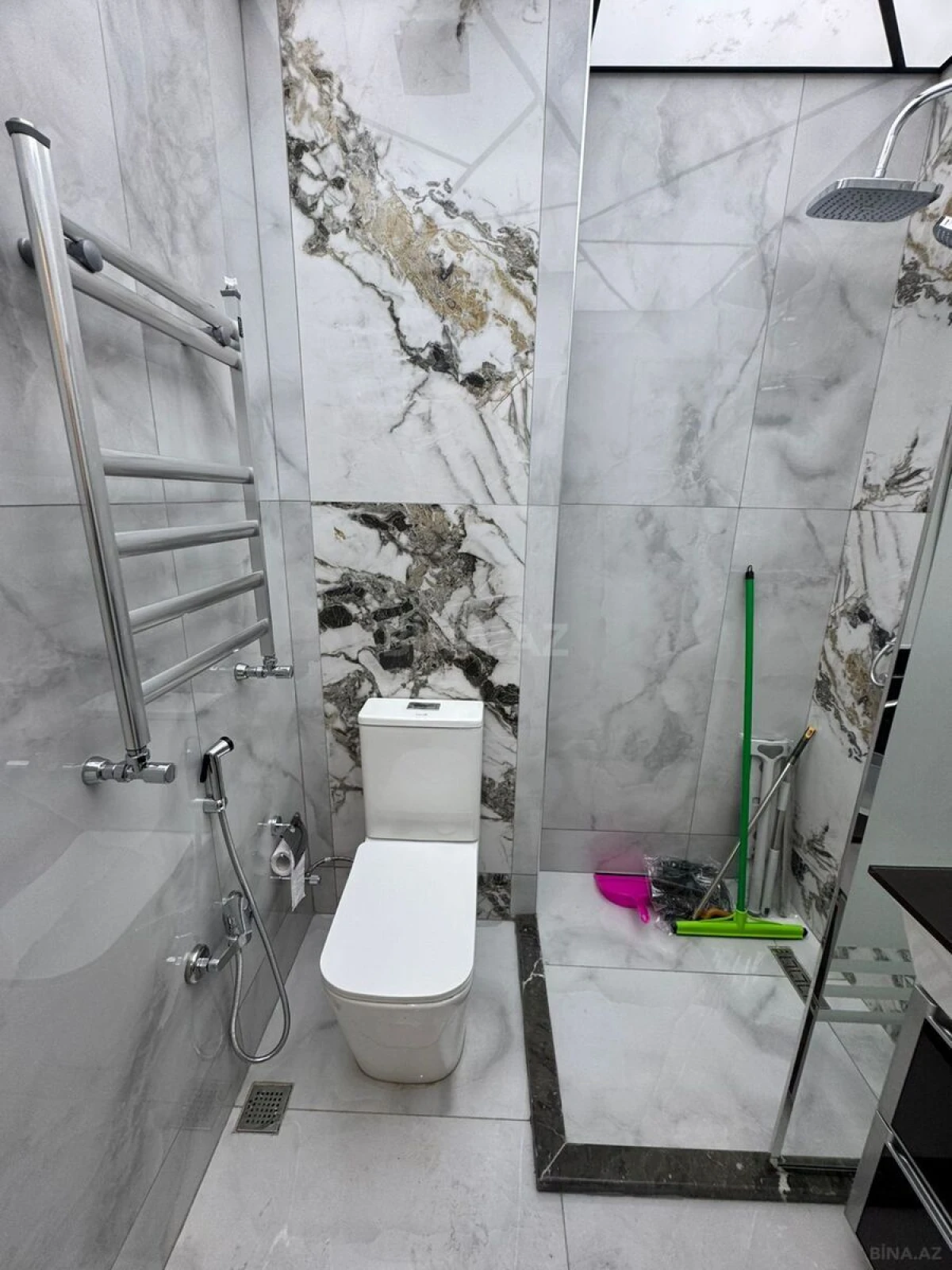 Kirayə verilir 5 otaqlı mənzil 120 m²