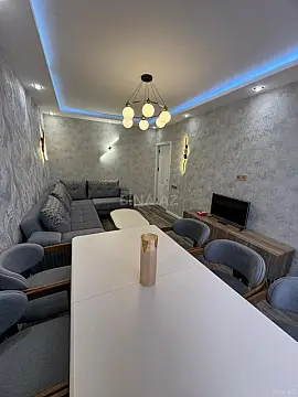 Kirayə verilir 5 otaqlı mənzil 120 m²