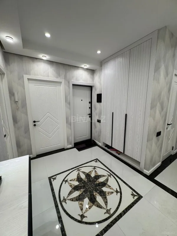 Kirayə verilir 5 otaqlı mənzil 120 m²