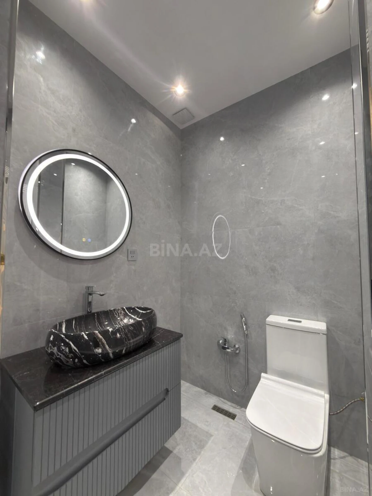 Satılır 2 otaqlı mənzil 55 m²