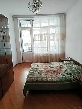 Satılır 4 otaqlı mənzil 120 m²