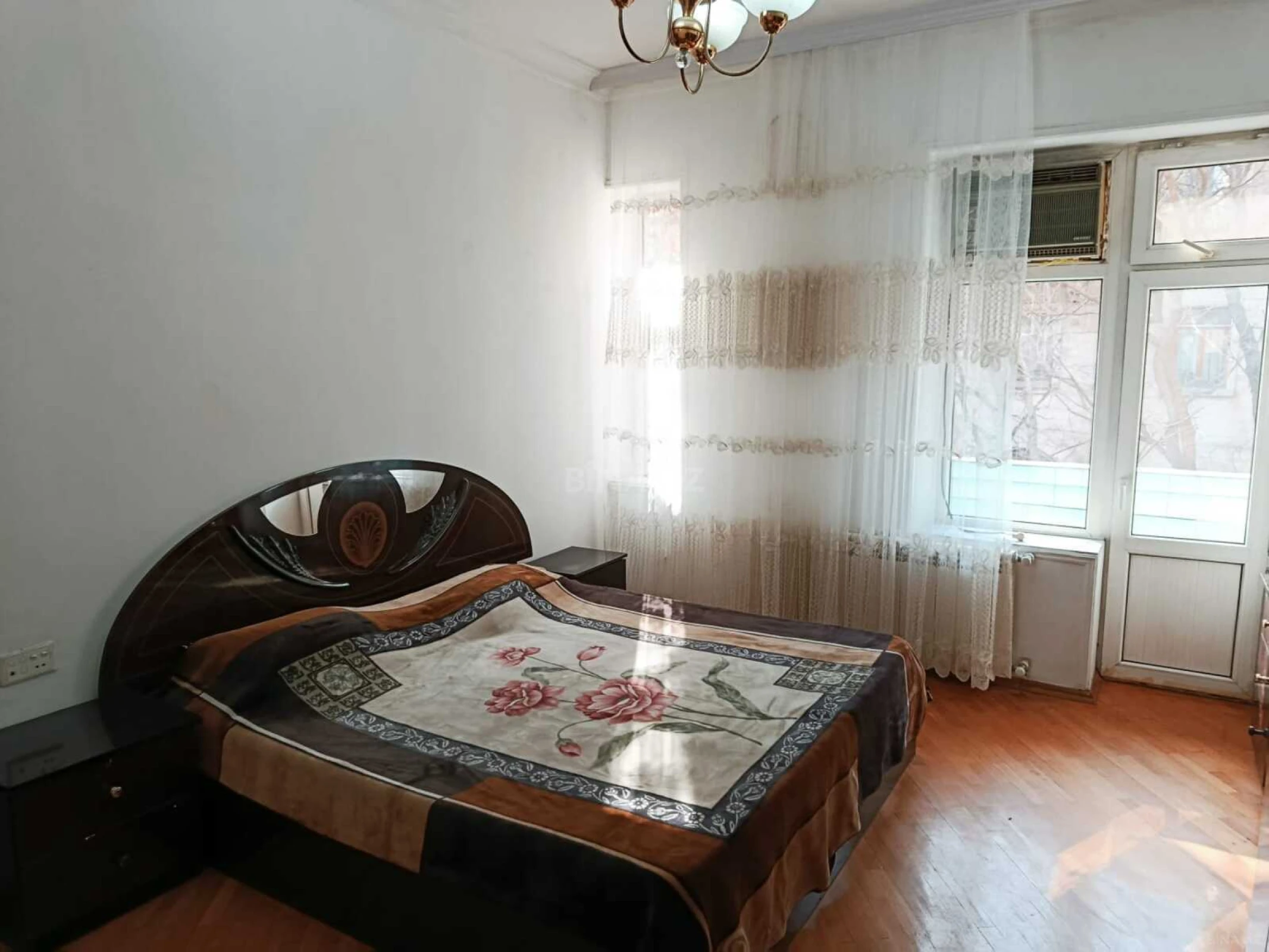 Satılır 4 otaqlı mənzil 120 m²