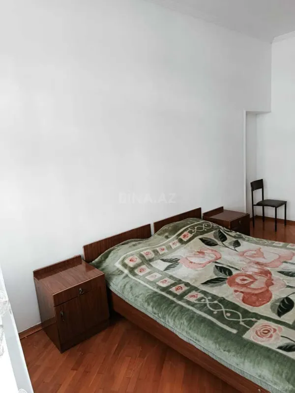 Satılır 4 otaqlı mənzil 120 m²