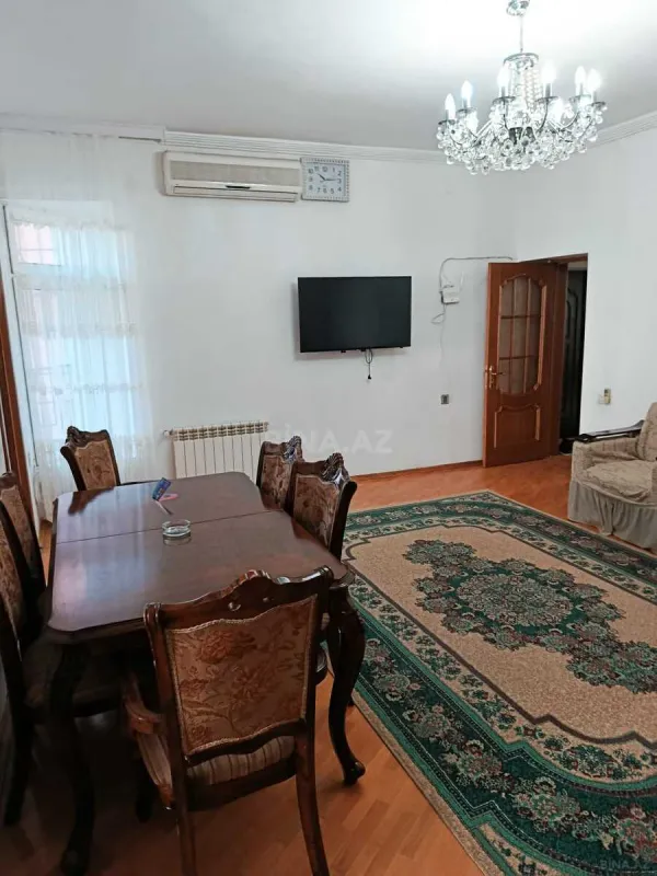 Satılır 4 otaqlı mənzil 120 m²