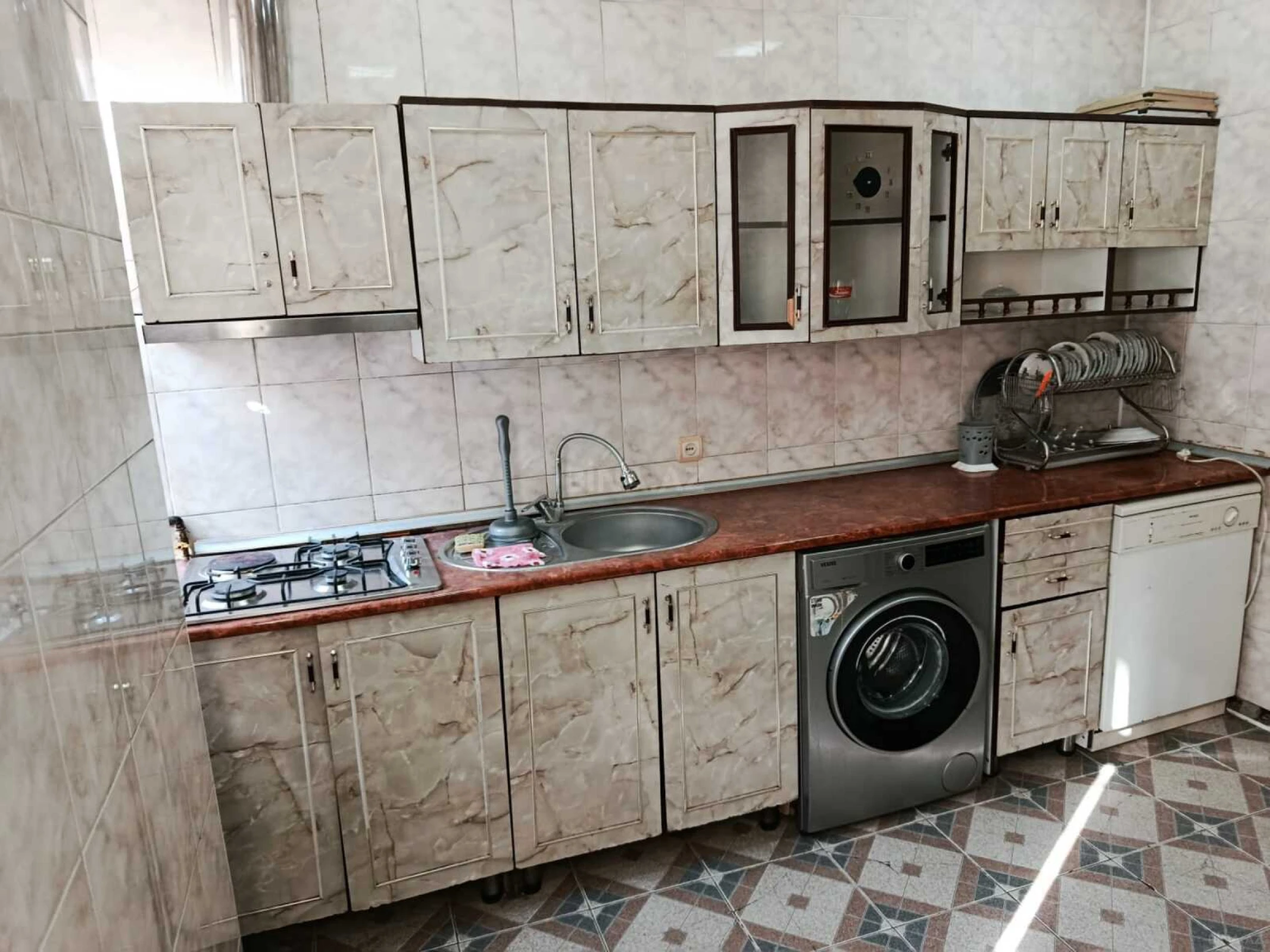 Satılır 4 otaqlı mənzil 120 m²