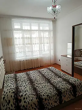 Satılır 4 otaqlı mənzil 120 m²