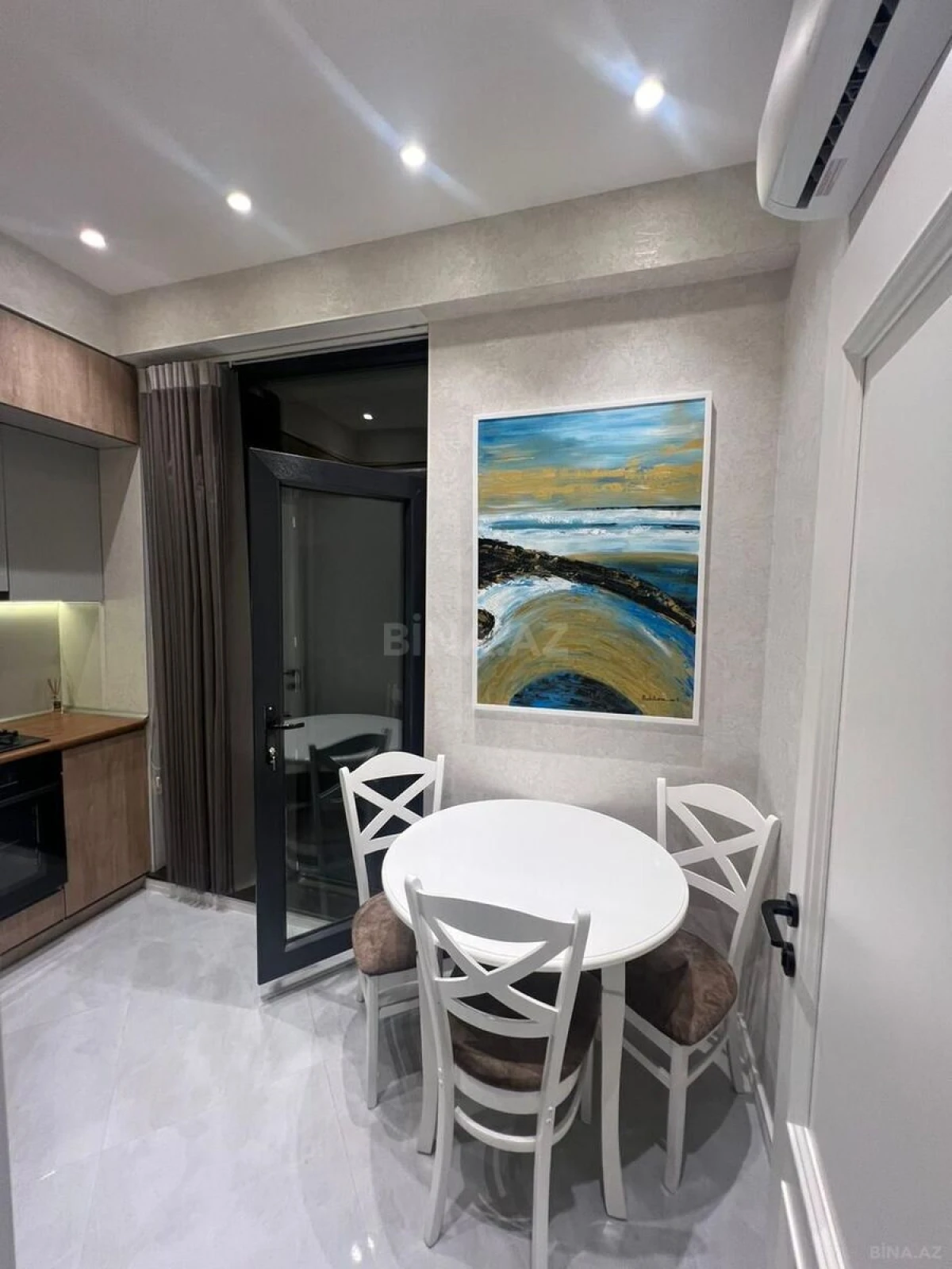 Kirayə verilir 2 otaqlı mənzil 100 m²