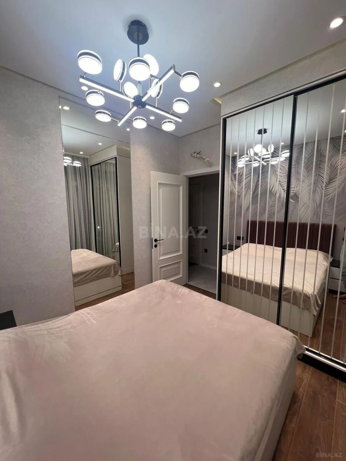 Kirayə verilir 2 otaqlı mənzil 100 m²