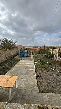Satılır 5 otaqlı həyət evi 180 m²
