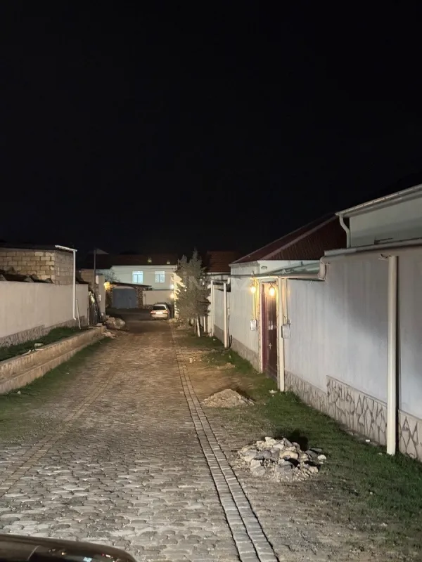 Satılır 5 otaqlı həyət evi 180 m²