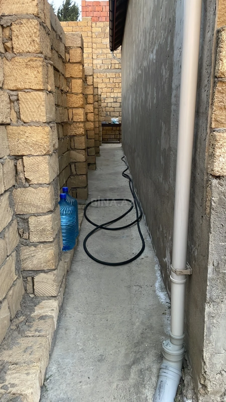 Satılır 5 otaqlı həyət evi 180 m²