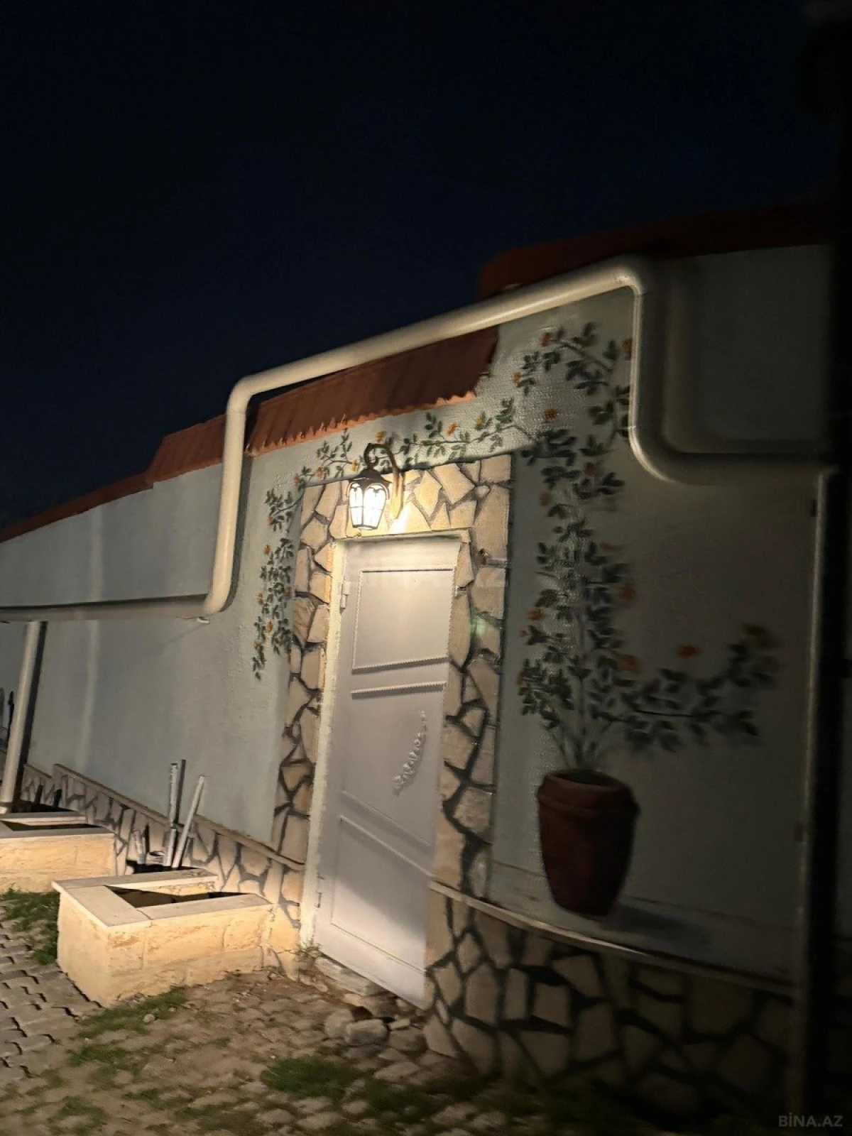 Satılır 5 otaqlı həyət evi 180 m²