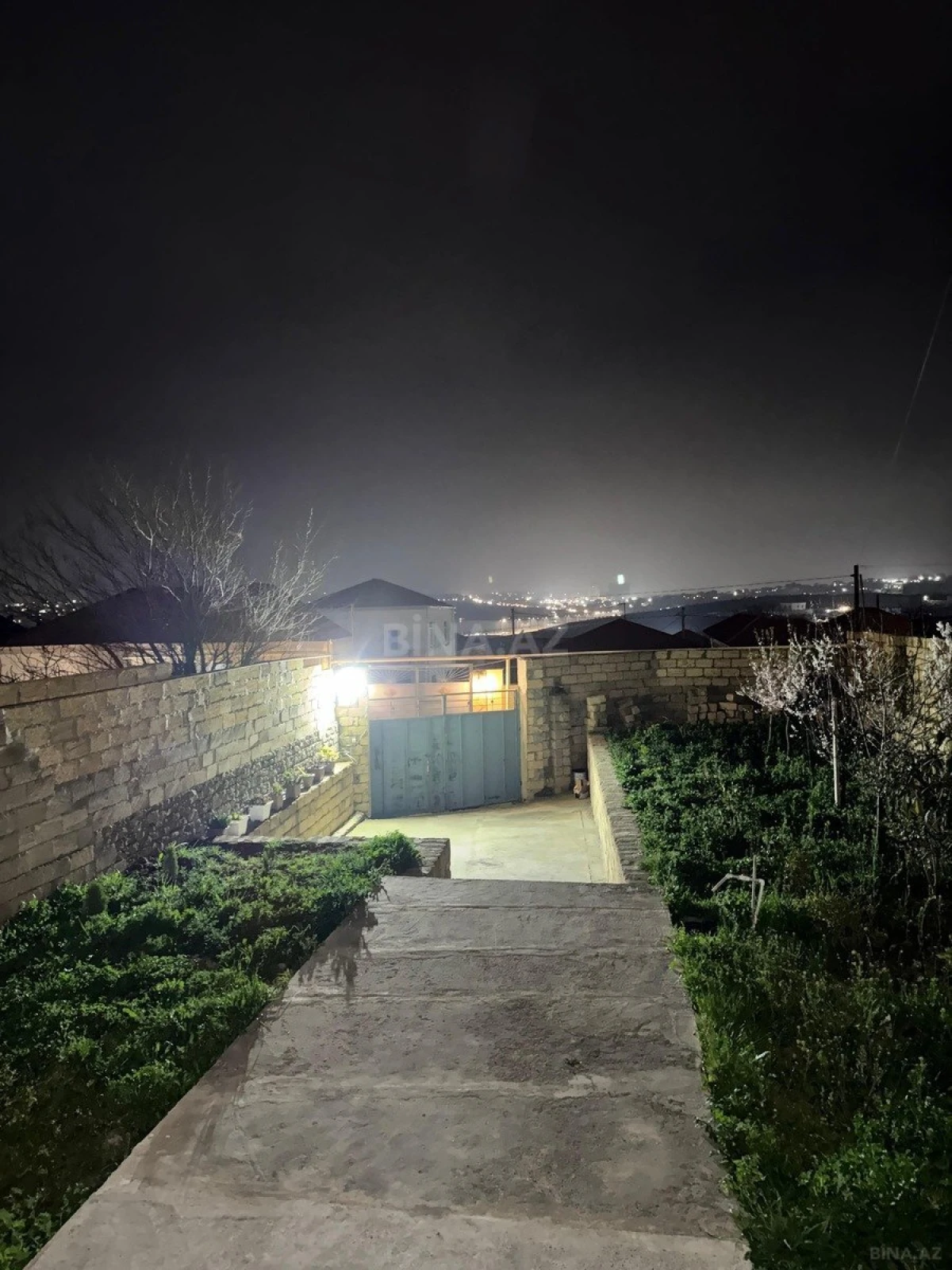 Satılır 5 otaqlı həyət evi 180 m²