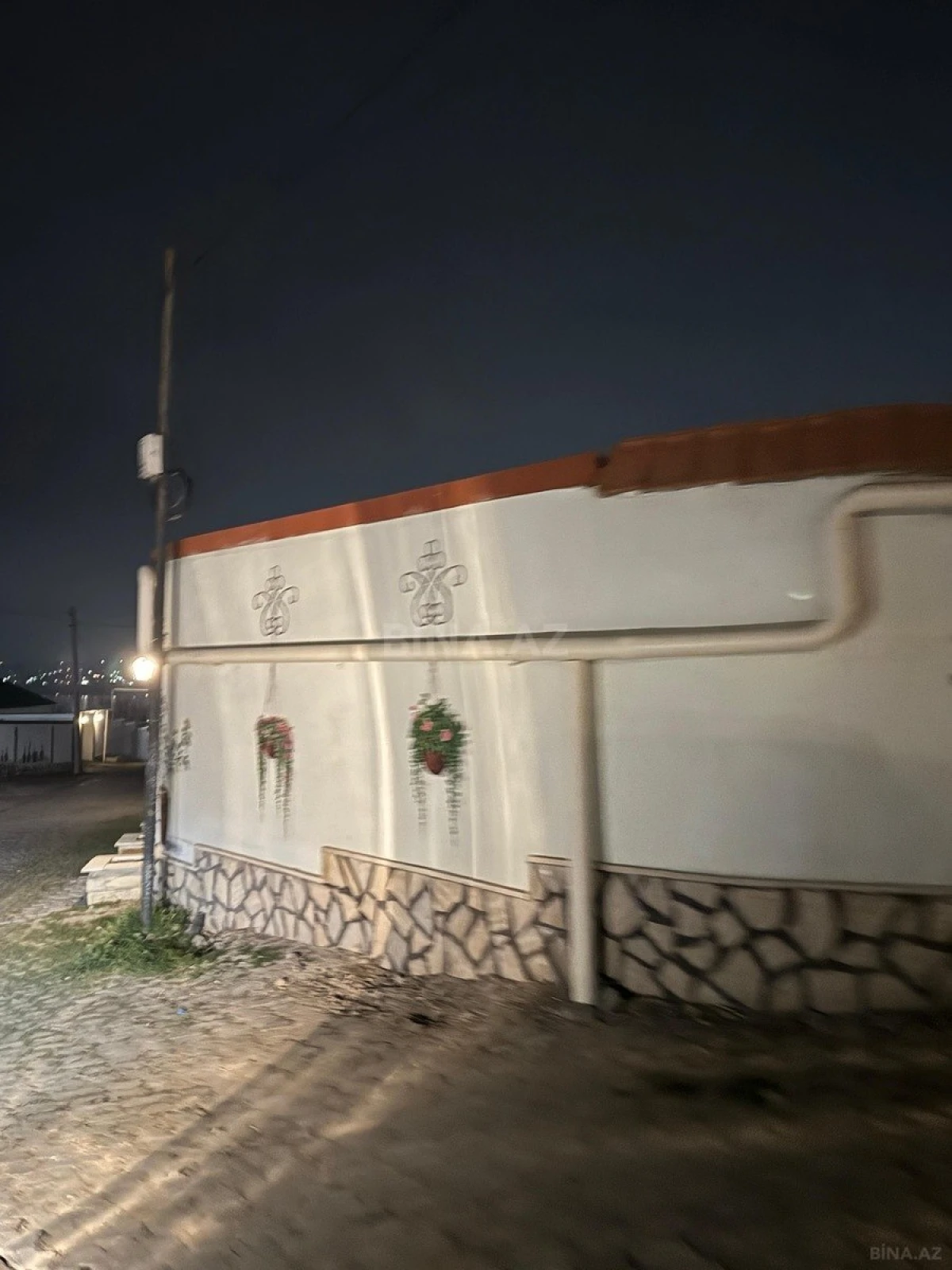 Satılır 5 otaqlı həyət evi 180 m²