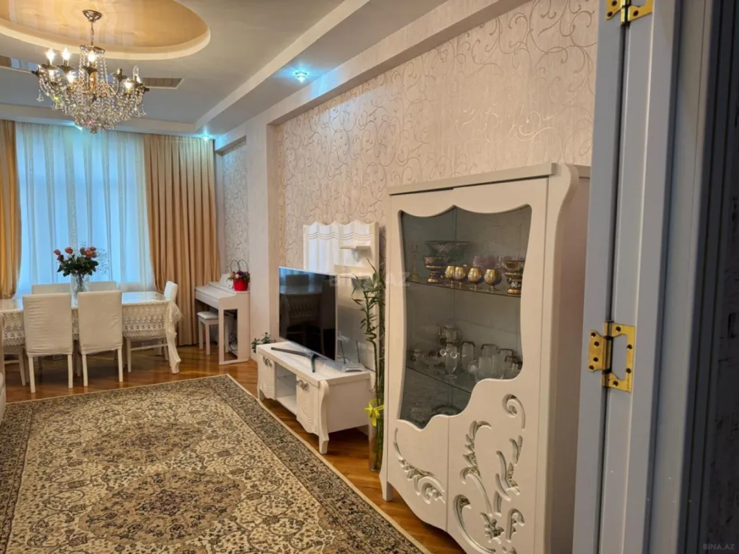 Satılır 3 otaqlı mənzil 105 m²