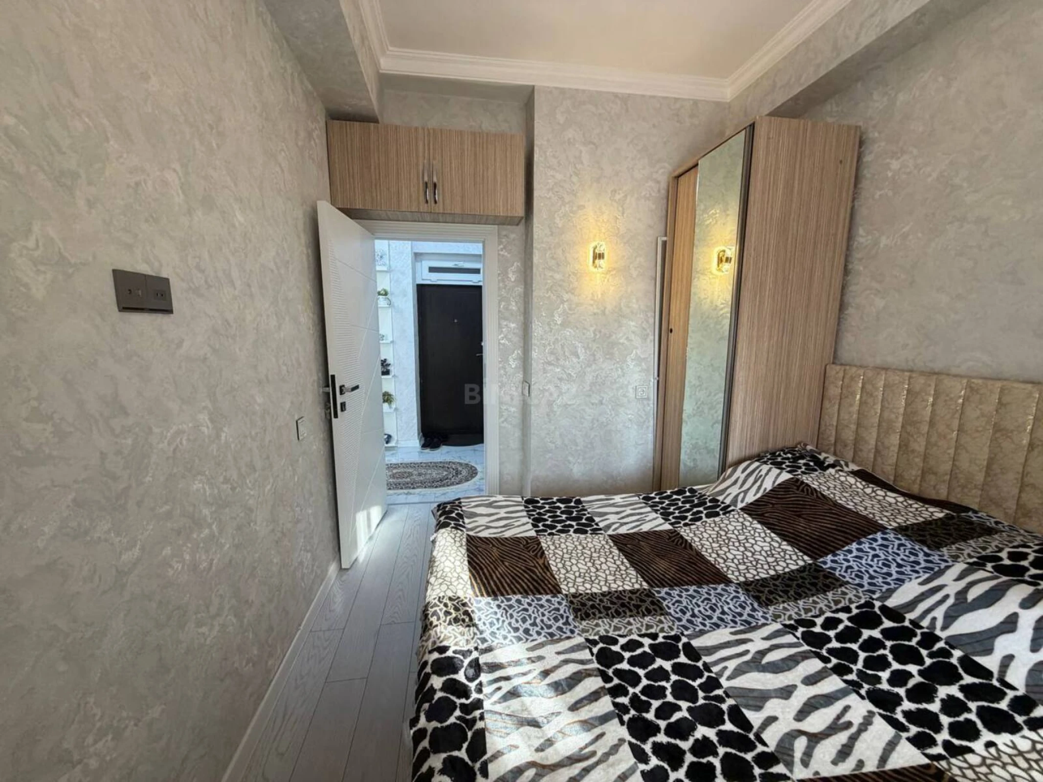 Satılır 2 otaqlı mənzil 42 m²