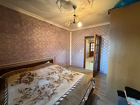Satılır 4 otaqlı mənzil 100 m²