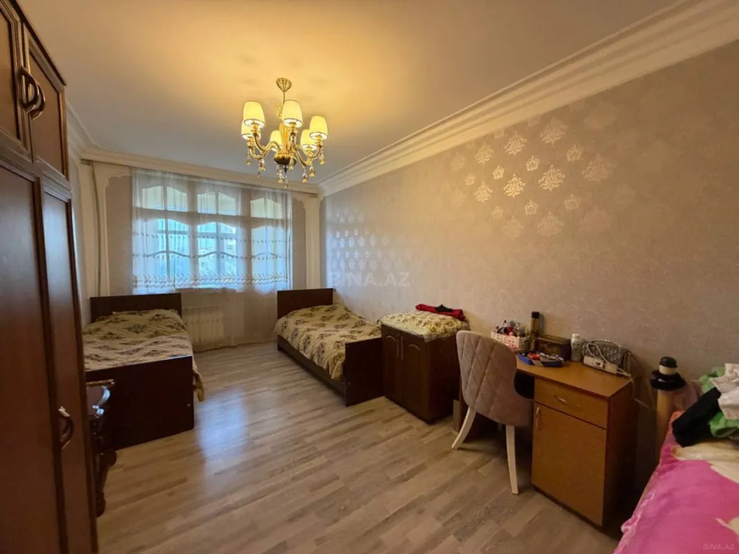 Satılır 4 otaqlı mənzil 100 m²