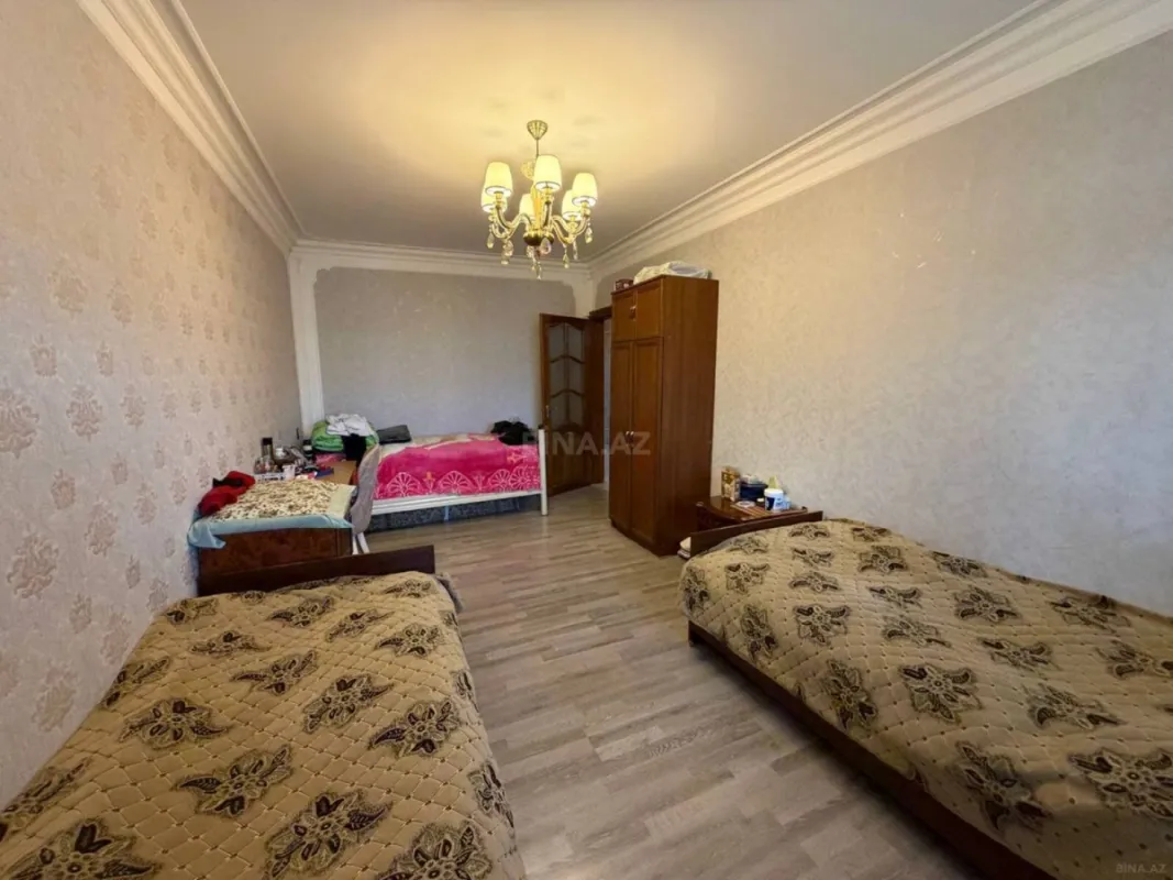 Satılır 4 otaqlı mənzil 100 m²