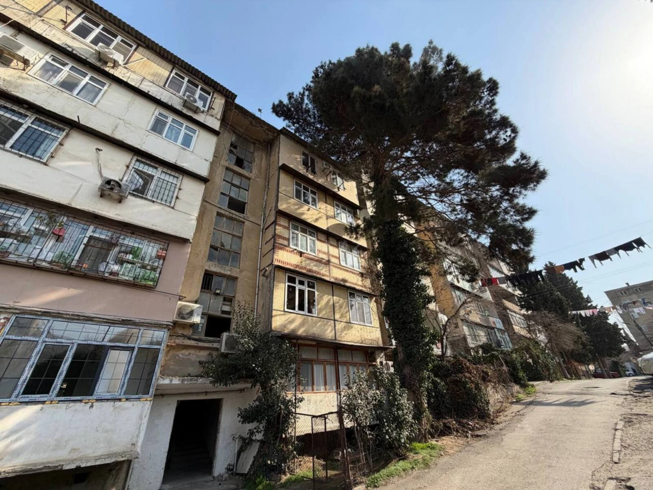 Satılır 4 otaqlı mənzil 100 m²