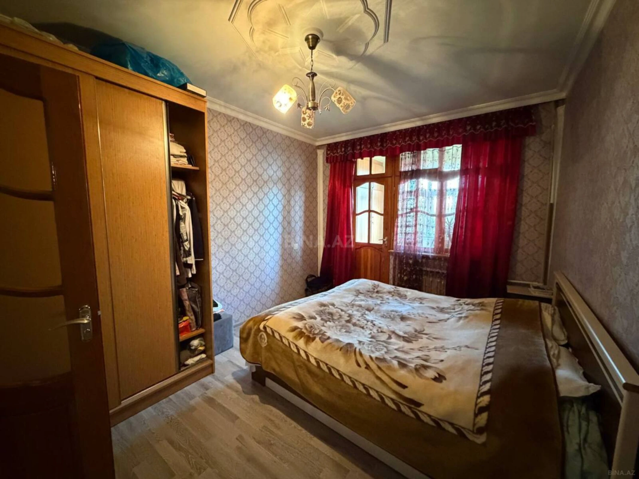 Satılır 4 otaqlı mənzil 100 m²