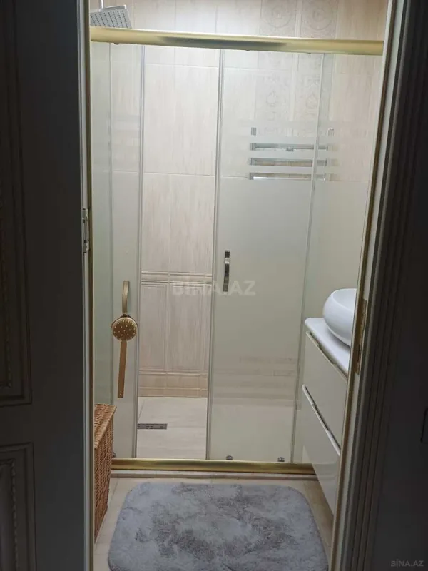 Kirayə verilir 2 otaqlı mənzil 130 m²