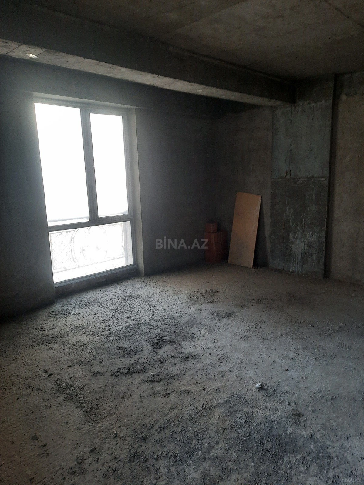 Satılır 2 otaqlı mənzil 96 m²
