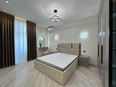 Satılır 2 otaqlı mənzil 81 m²