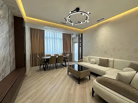 Satılır 2 otaqlı mənzil 81 m²