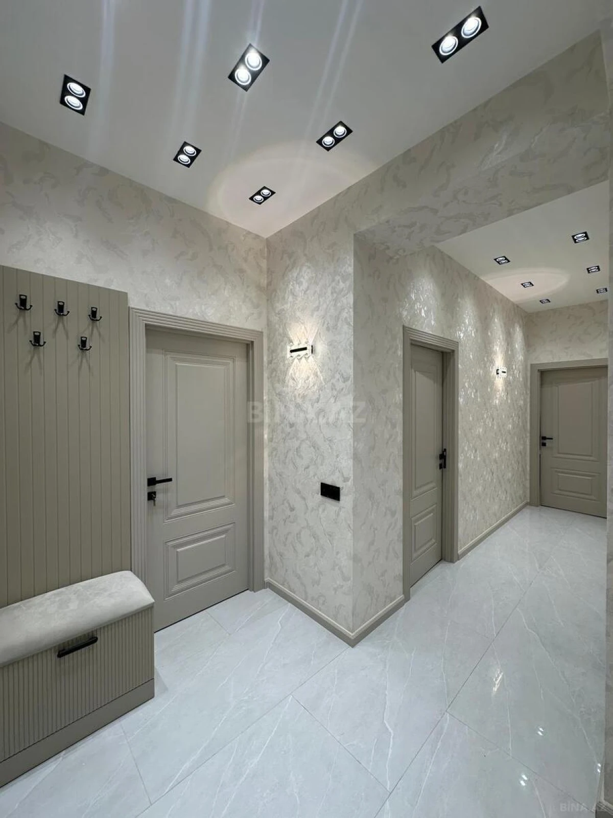 Satılır 2 otaqlı mənzil 81 m²