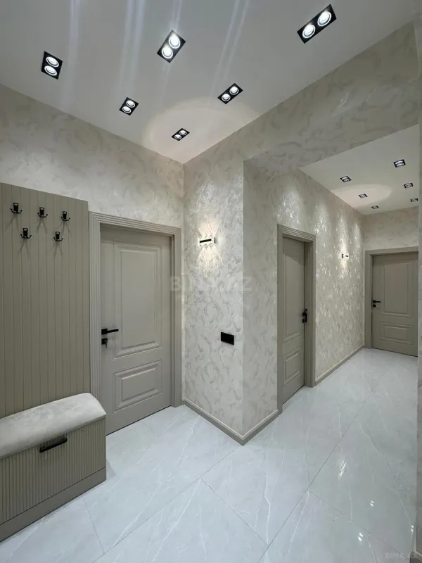 Satılır 2 otaqlı mənzil 81 m²