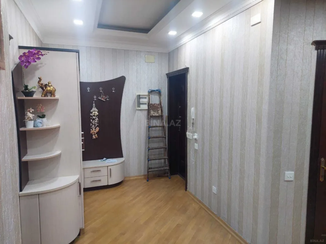 Kirayə verilir 3 otaqlı mənzil 150 m²