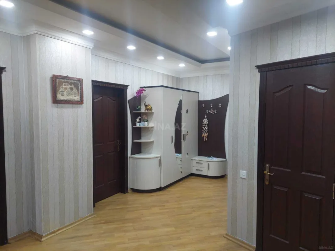 Kirayə verilir 3 otaqlı mənzil 150 m²