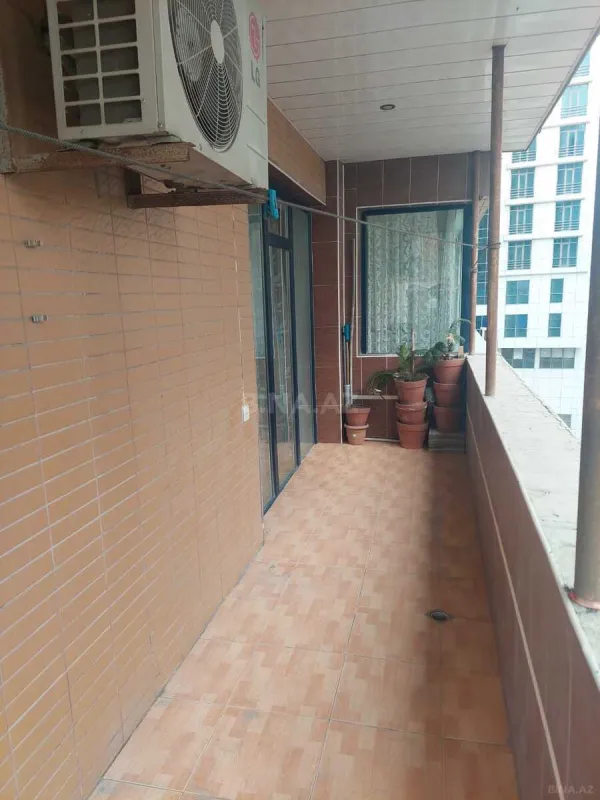 Kirayə verilir 3 otaqlı mənzil 150 m²