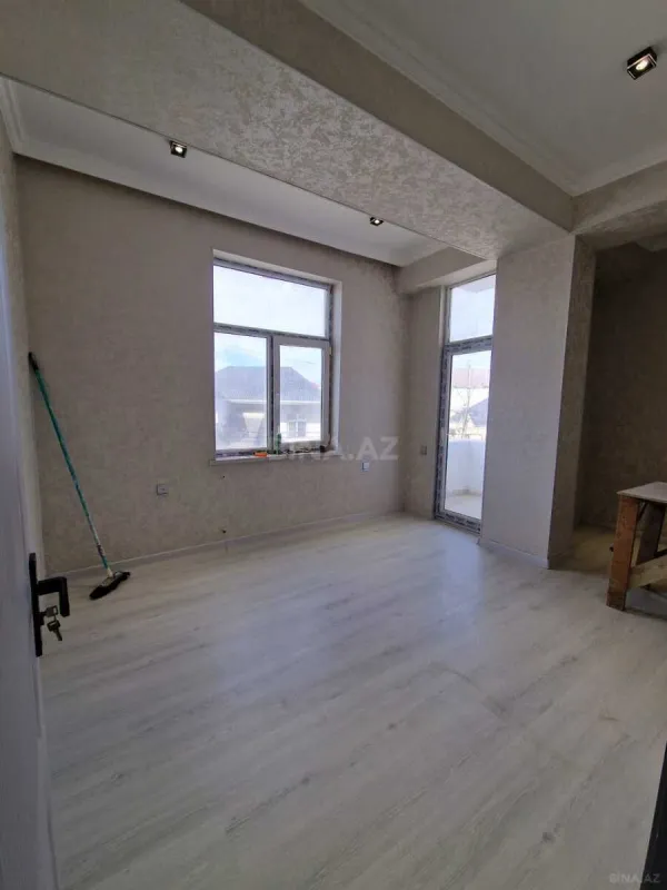 Satılır 2 otaqlı mənzil 71 m²