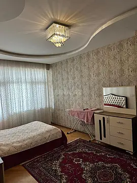 Kirayə verilir 2 otaqlı mənzil 90 m²