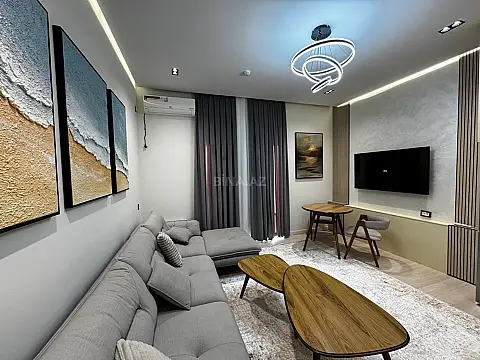 Kirayə verilir 2 otaqlı mənzil 70 m²