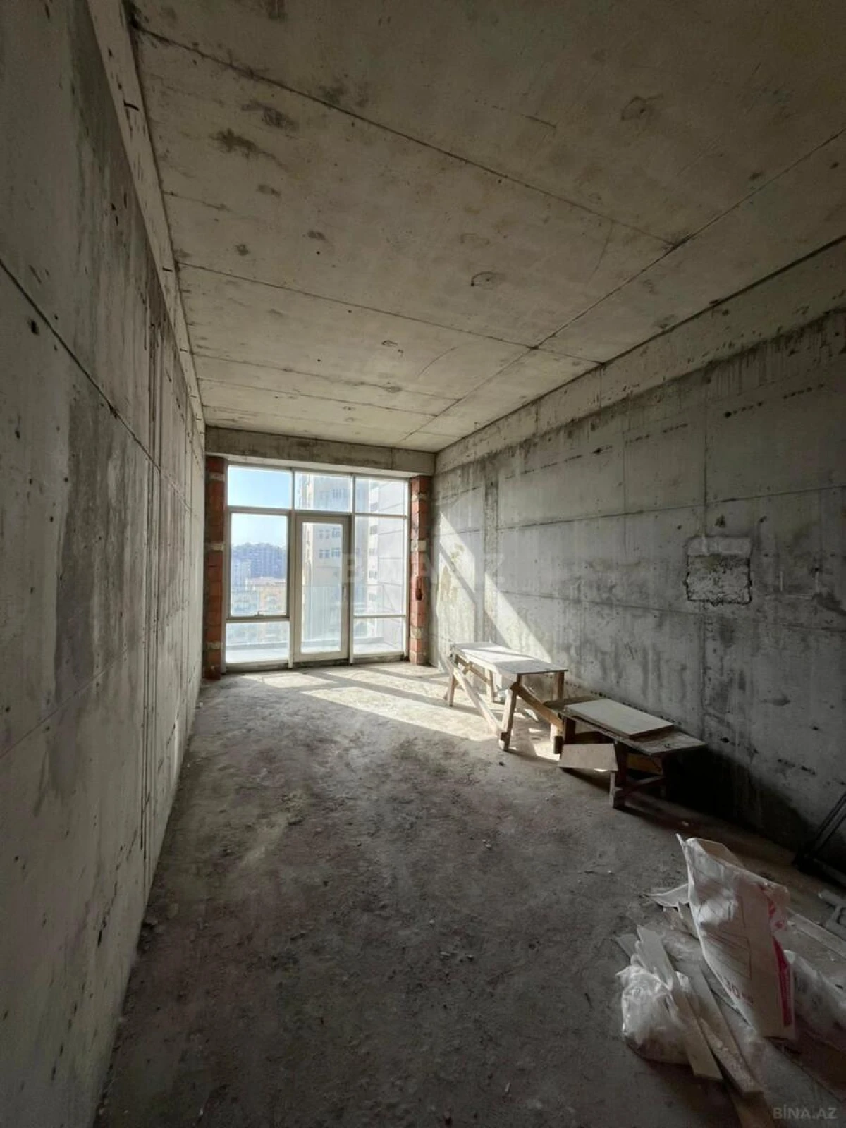 Satılır 2 otaqlı mənzil 94 m²