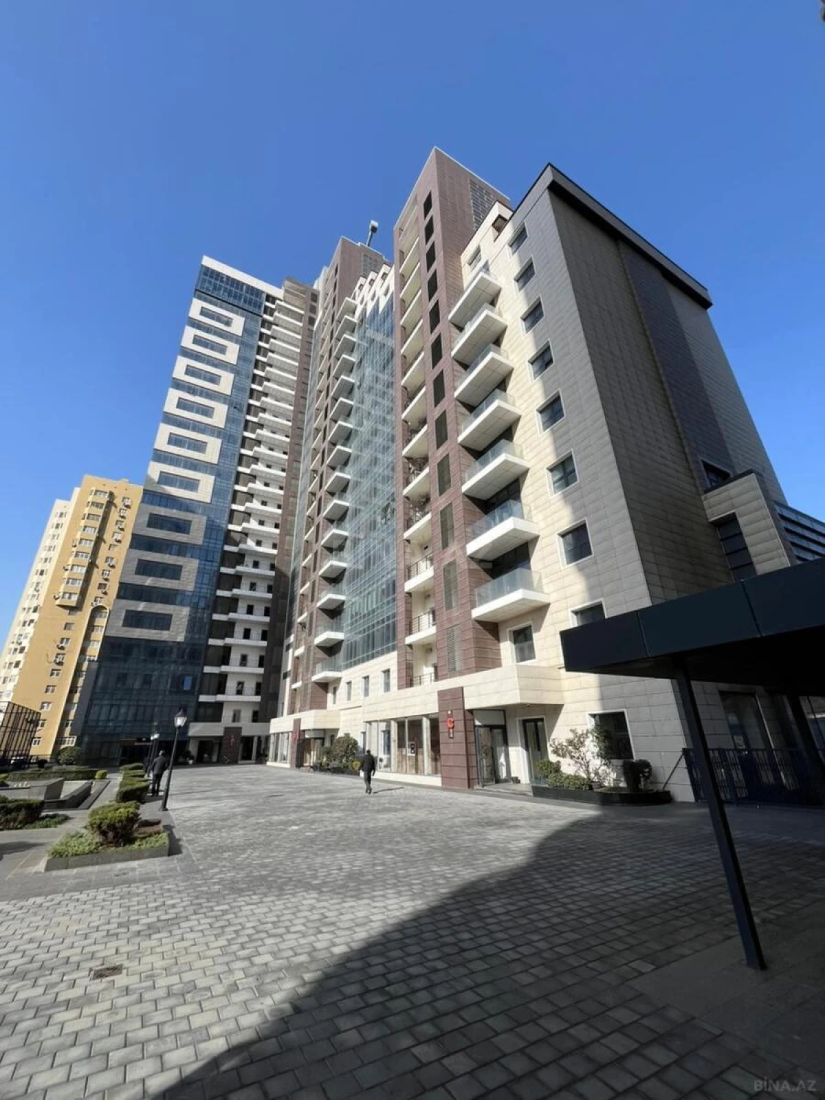 Satılır 2 otaqlı mənzil 94 m²