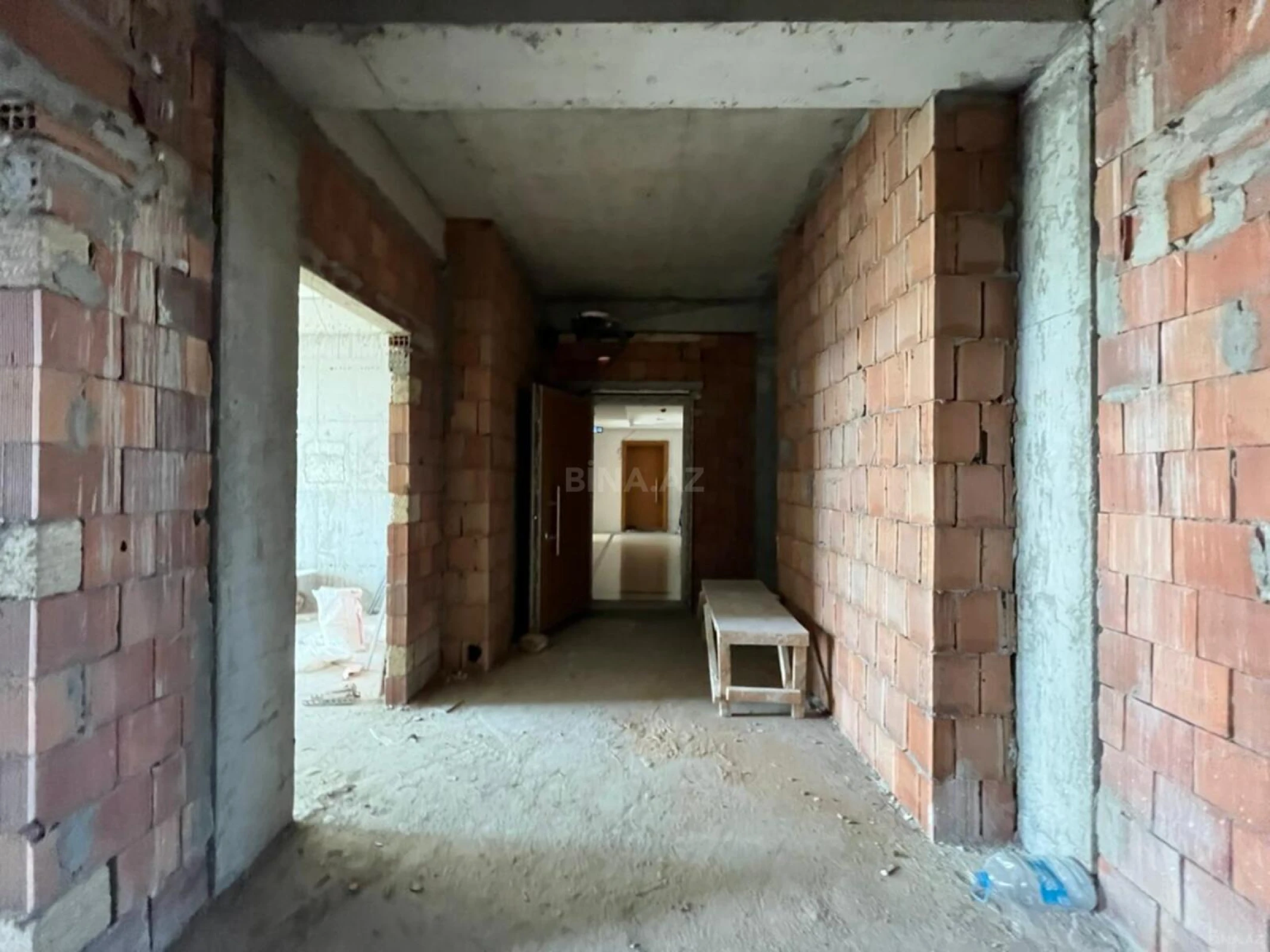 Satılır 2 otaqlı mənzil 94 m²