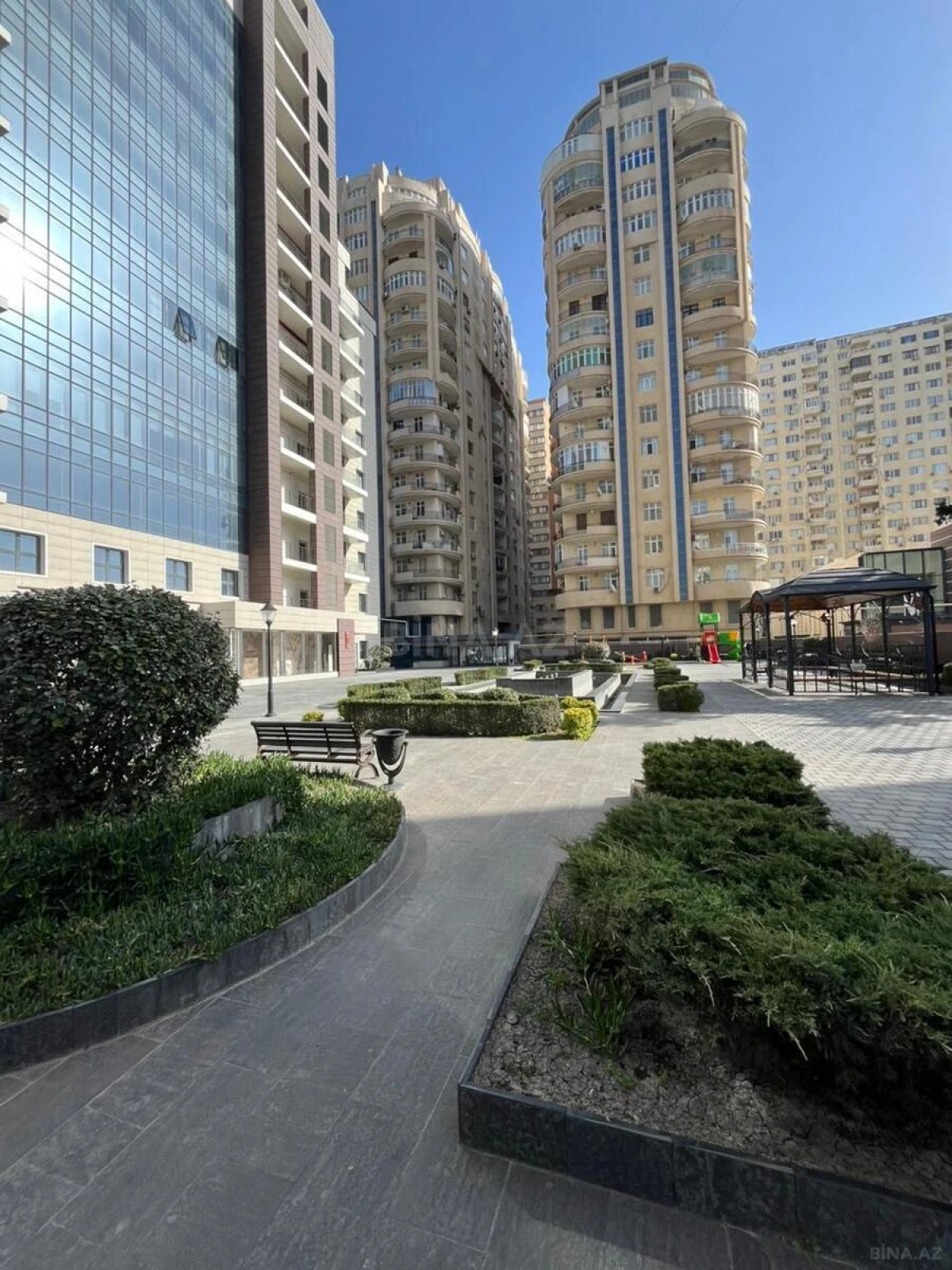 Satılır 2 otaqlı mənzil 94 m²