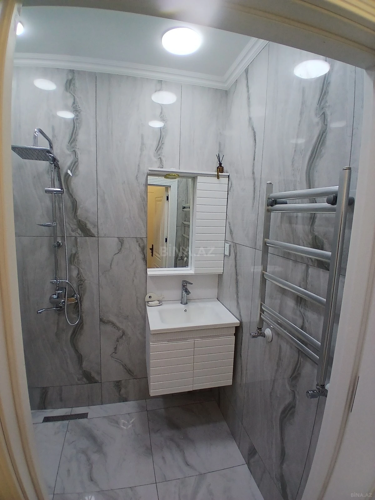 Satılır 2 otaqlı mənzil 45 m²