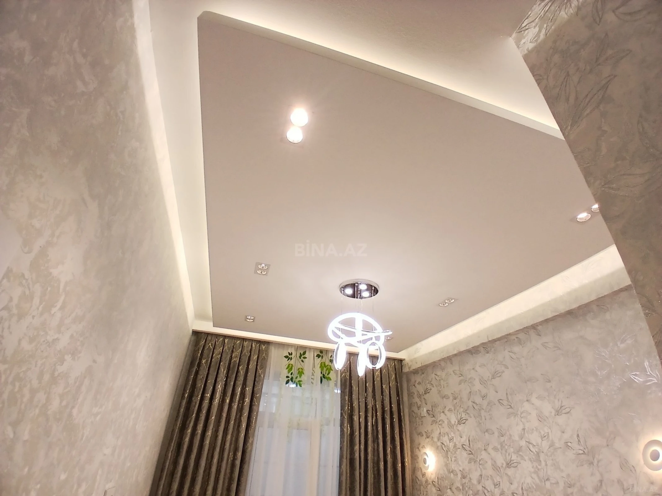 Satılır 2 otaqlı mənzil 45 m²