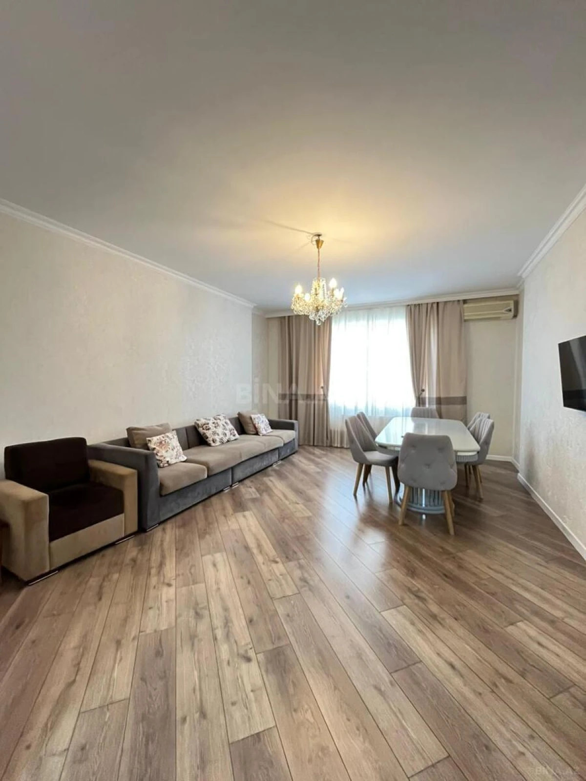 Satılır 3 otaqlı mənzil 115 m²