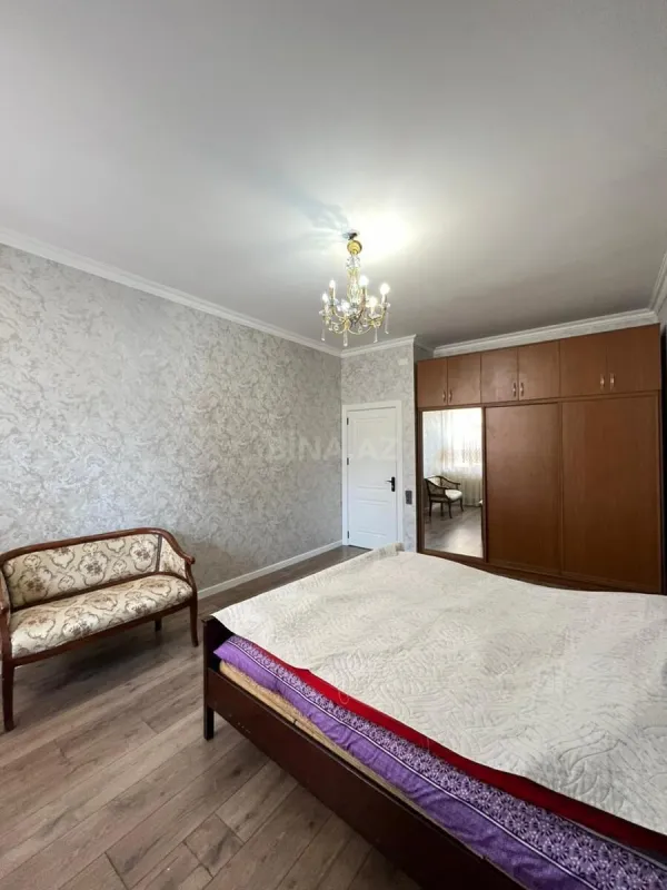 Satılır 3 otaqlı mənzil 115 m²