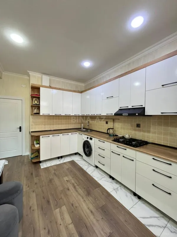 Satılır 3 otaqlı mənzil 115 m²