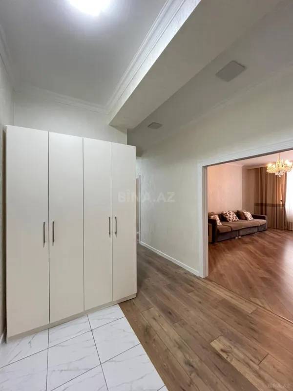 Satılır 3 otaqlı mənzil 115 m²