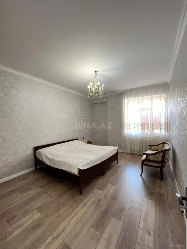 Satılır 3 otaqlı mənzil 115 m²