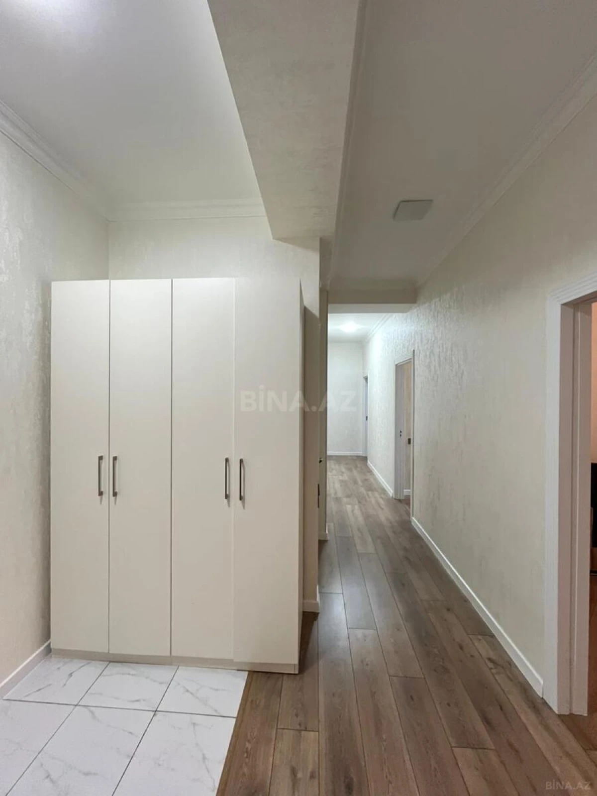 Satılır 3 otaqlı mənzil 115 m²