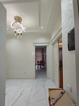 Kirayə verilir 2 otaqlı mənzil 86 m²